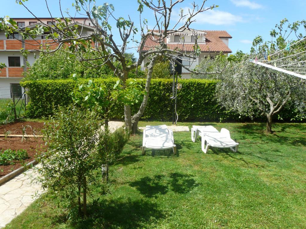 Apartments Mirela Пореч Екстер'єр фото