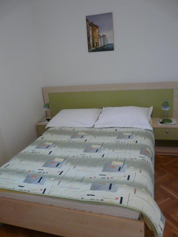 Apartments Mirela Пореч Екстер'єр фото