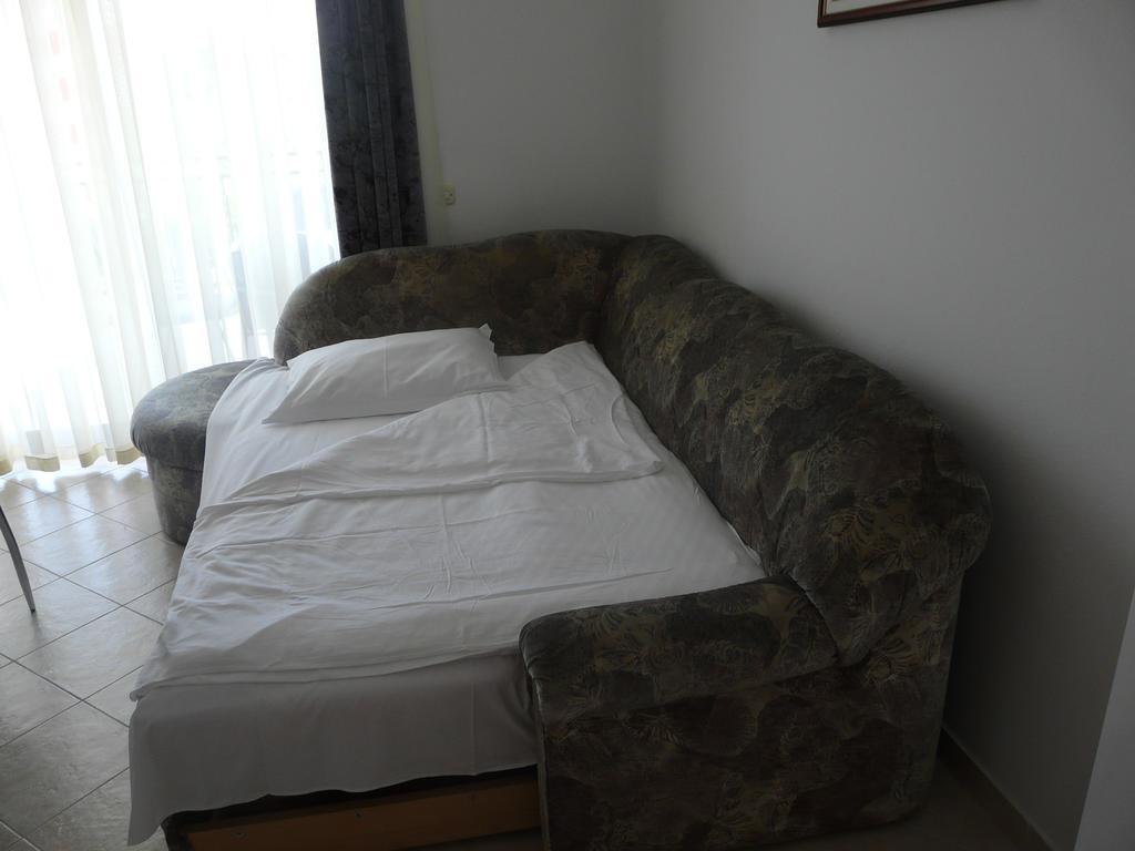 Apartments Mirela Пореч Екстер'єр фото