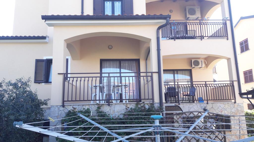 Apartments Mirela Пореч Екстер'єр фото