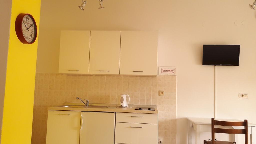Apartments Mirela Пореч Екстер'єр фото